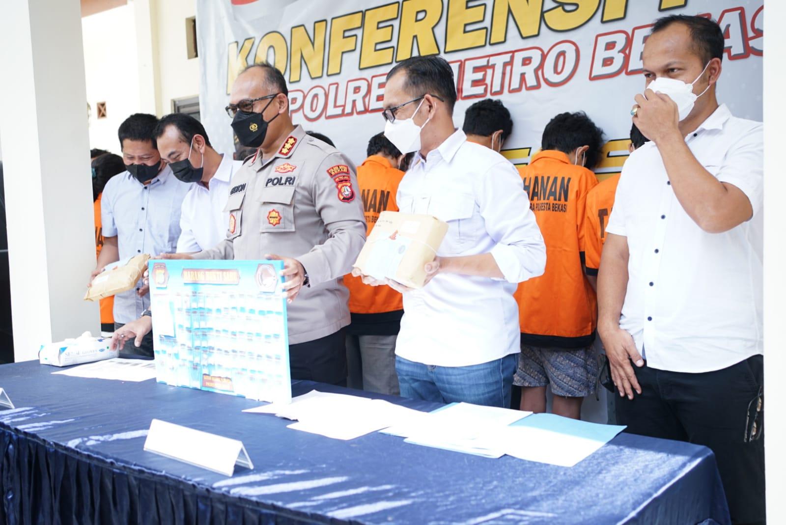 Polres-Metro-Bekasi-melakukan-press-rilis-ungkap-kasus-peredaran-narkoba-periode-Maret-April-2022.jpg