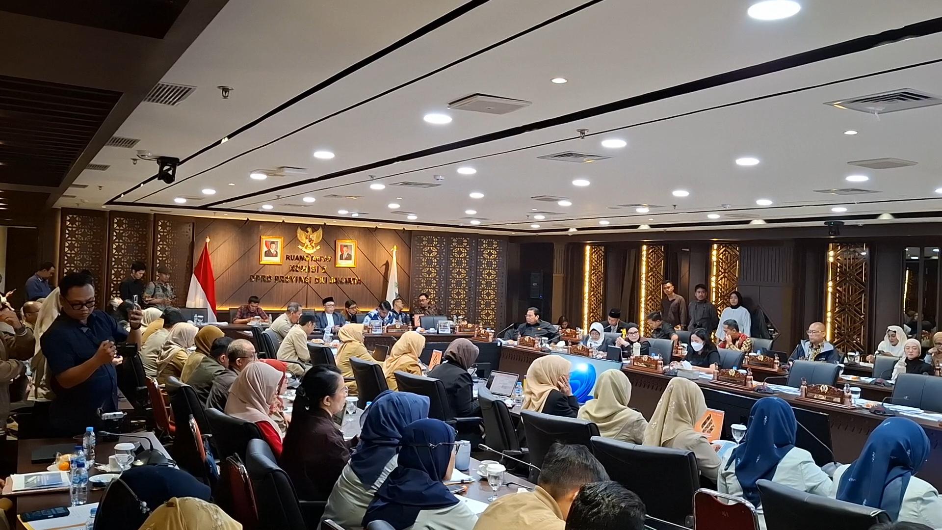 RAPAT-KERJA-Komisi-E-DPRD-DKI-Jakarta-mengelar-Rapat-evaluasi.jpg