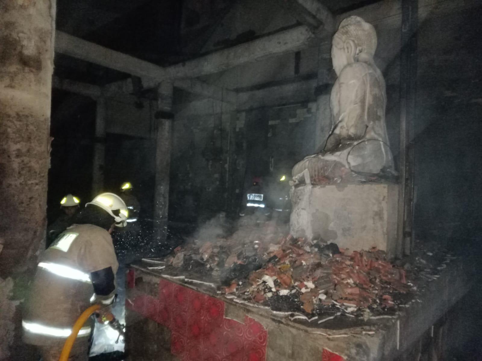 RUANG-IBADAH-VIHARA-KEBAKARAN-Kebakaran-terjadi-di-Vihara-Lalit.jpg