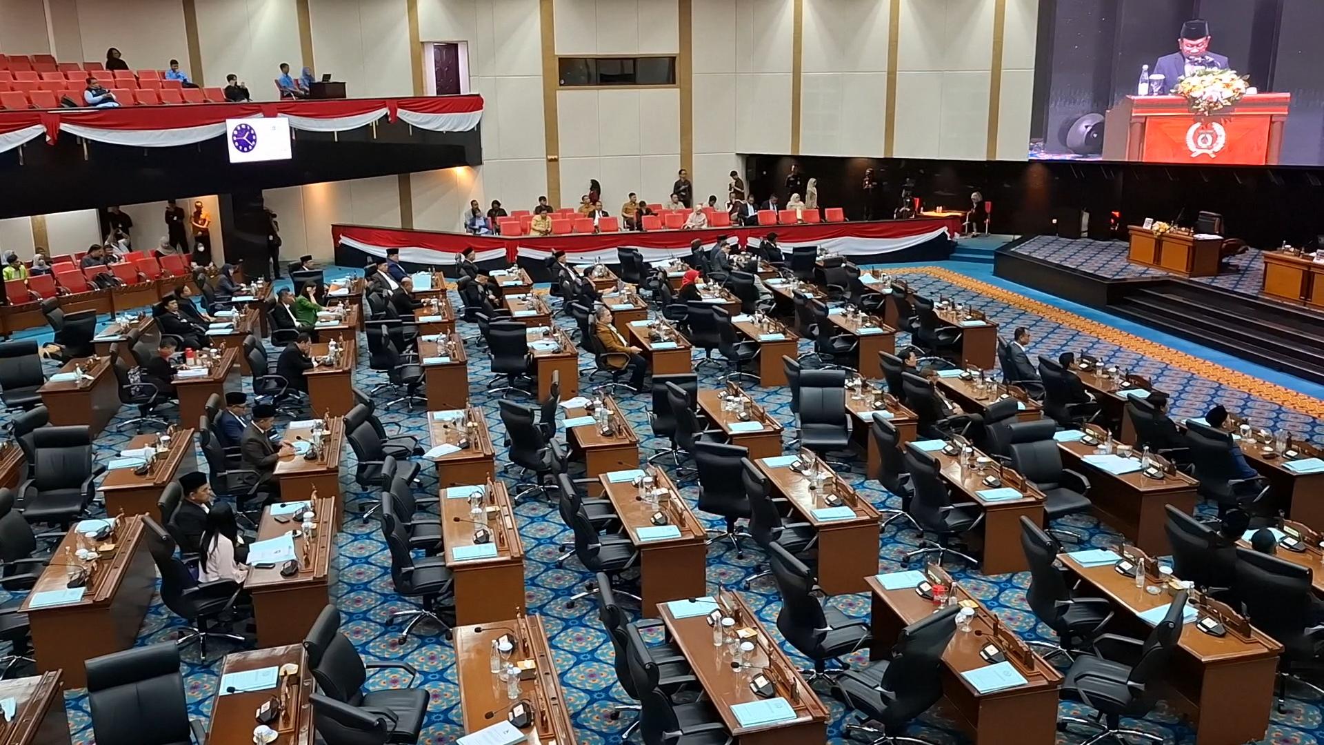Rapat-Paripurna-DPRD-DKI-Jakarta-tentang-pemandangan-umum-Fraksi.jpg