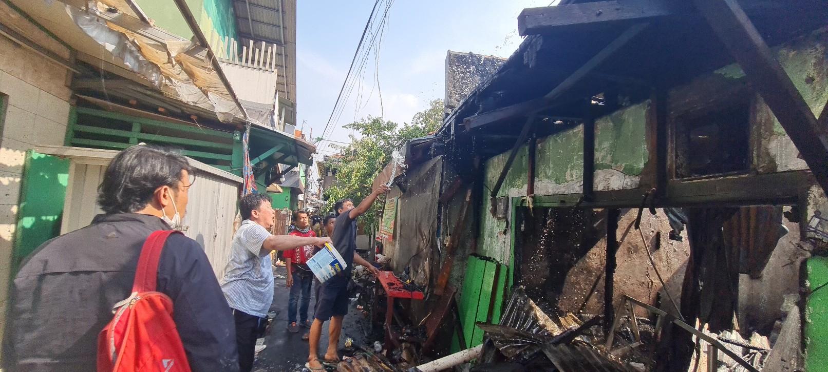 Perkara Bakar Sampah, Indekos 16 Pintu di Taman Sari Jakarta Barat Ludes Terbakar