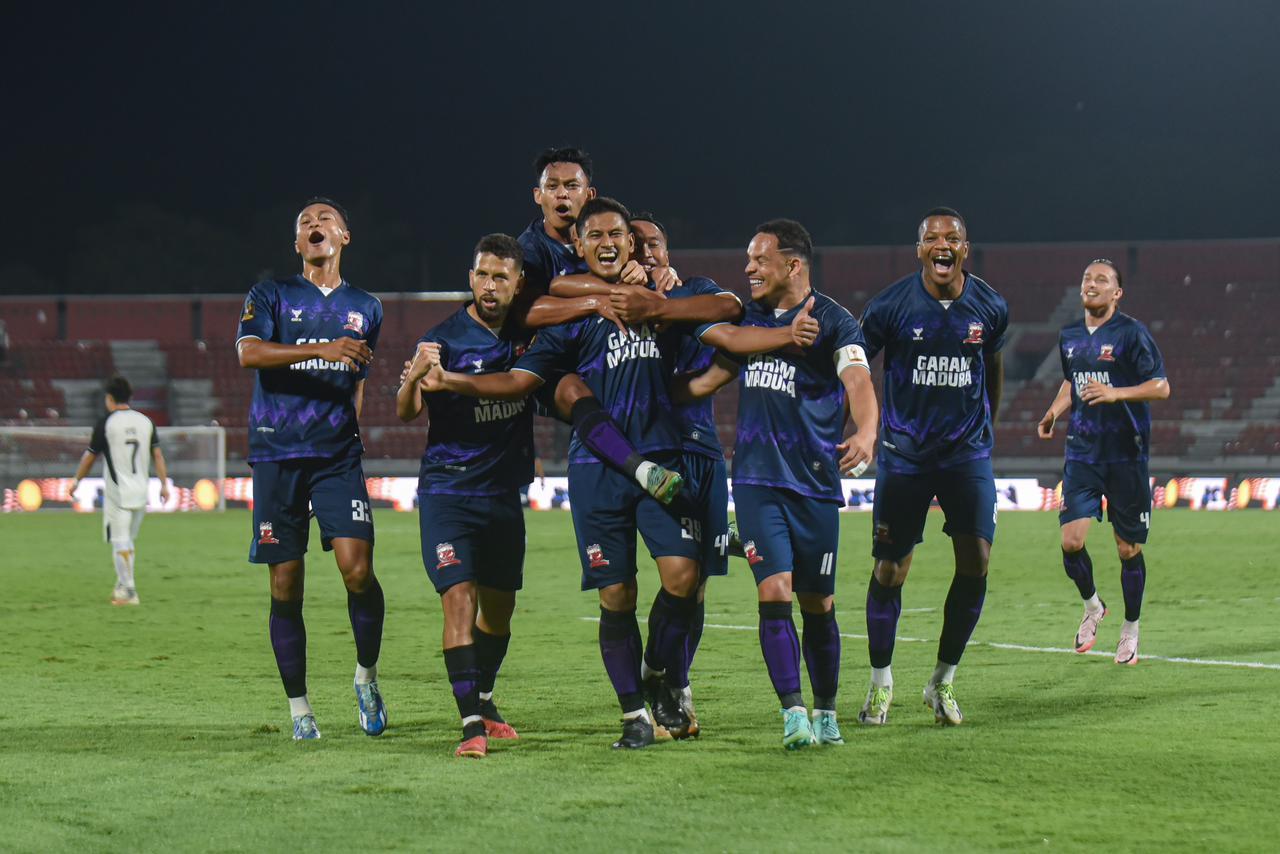 Selebrasi-pemain-Madura-United-setelah-mencetak-gol.jpg