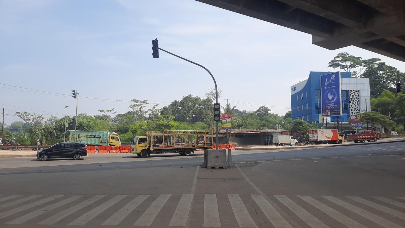 Simpang-Cibubur-CBD-di-Jalan-Transyogi-Jatisampurna-Kota-Bekasi-6t.jpg