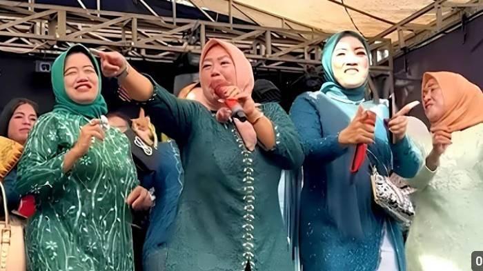Siapa Penyanyi Lagu Waktu Ku Kecil Yang Viral Di Medsos Terkuak Ini