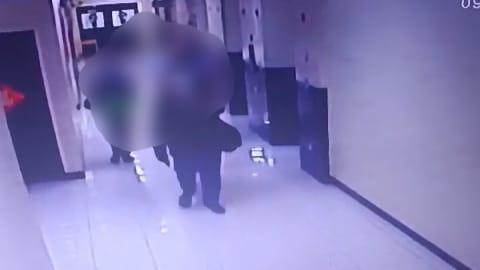 Tangkapan-layar-CCTV-yang-merekam-satu-keluarga-sebelum-tewas.jpg