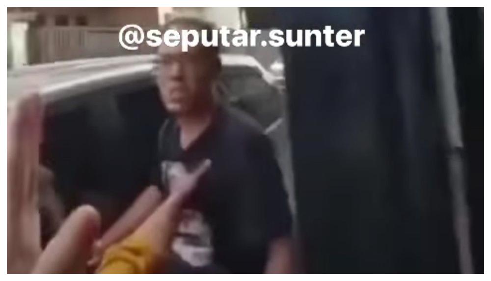 Tangkapan-layar-cekcok-suami-istri-di-Sunter-2.jpg