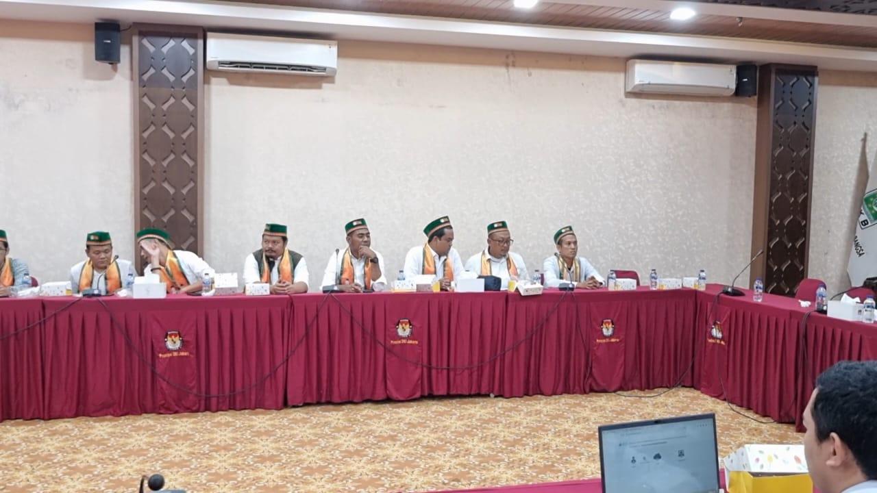 Teman-Bang-Fajri-TBF-saat-berkonsultasi-ke-KPU-DKI-calon-independen-Pilkada-Jakarta-2024.jpg