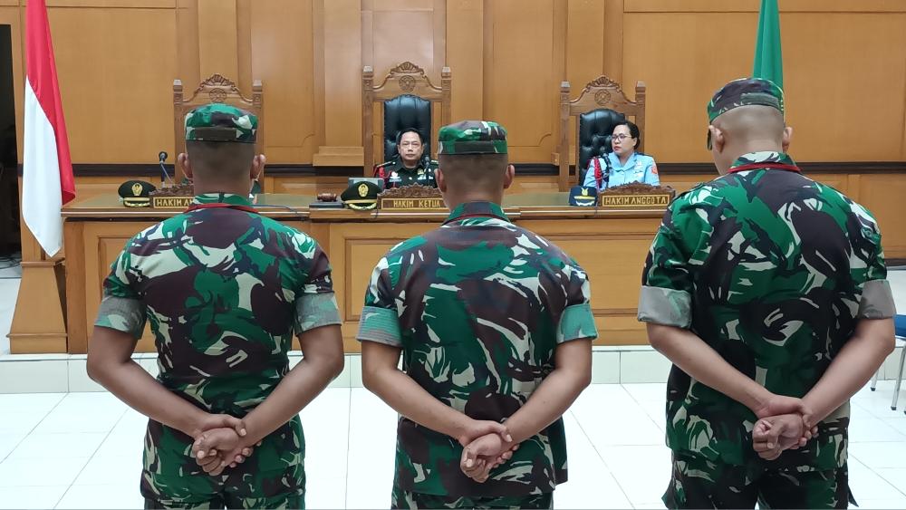 Tiga-terdakwa-oknum-anggota-TNI-pelaku-pembunuhan-berencana-Imam-Masykur.jpg