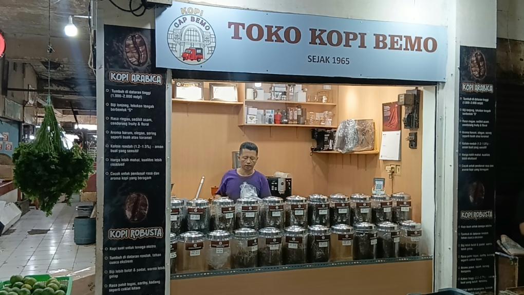 Toko-Kopi-Bemo-sudah-ada-sejak-tahun-1965.jpg