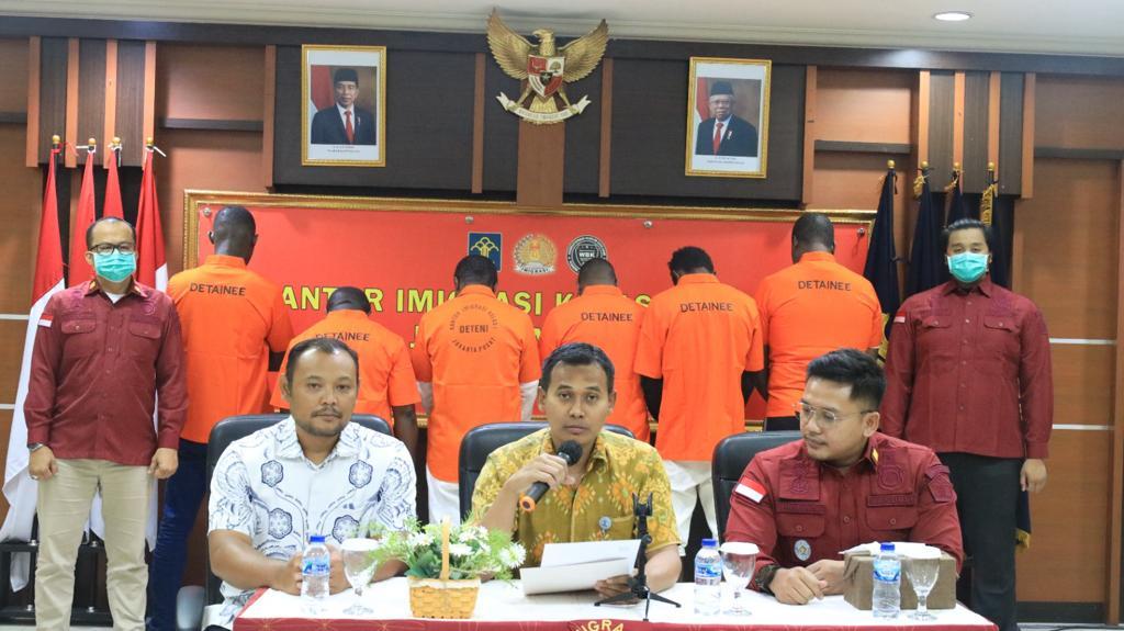 Pengamanan Nataru dan Pemilu, 6 Warga Asing Diciduk Petugas Imigrasi Jakpus Perkara Dokumen