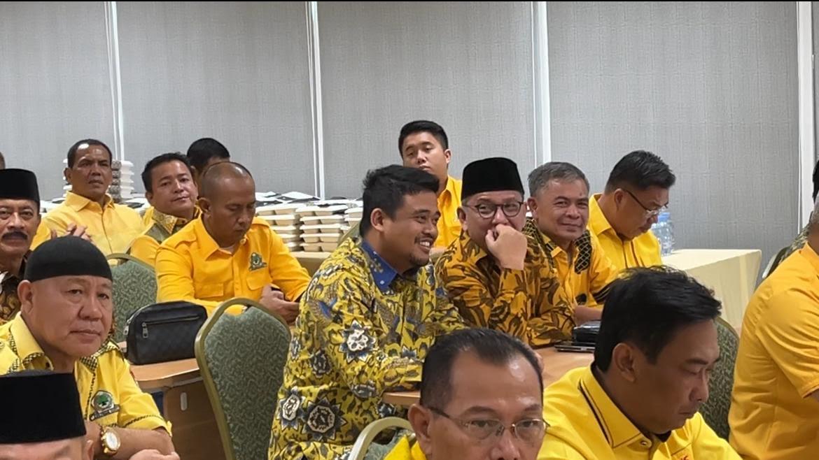 Wali-Kota-Medan-Bobby-Nasution-Ketua-Umum-Golkar-Airlangga-Hartarto-jelang-Pilkada-2024.jpg
