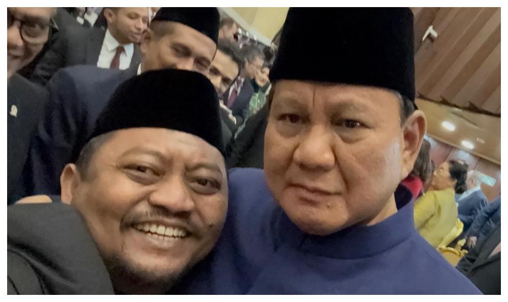 Yanuar-Arif-Wibowo-bersama-Presiden-RI-Prabowo-Subianto.jpg
