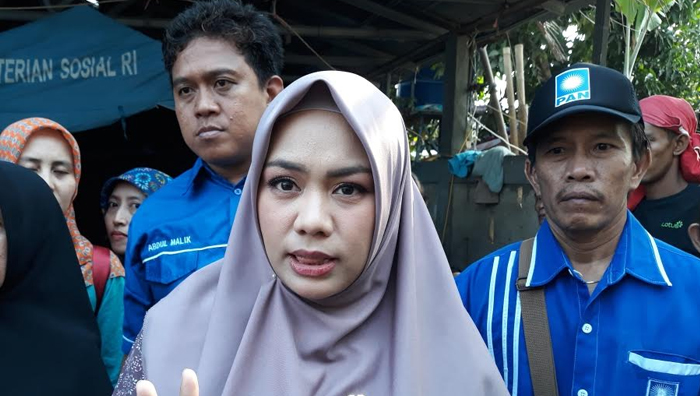 anggota-dprd-dki-jakarta-zita-anjani-saat-mengunjungi-posko-pengen-di-jatinegara.jpg