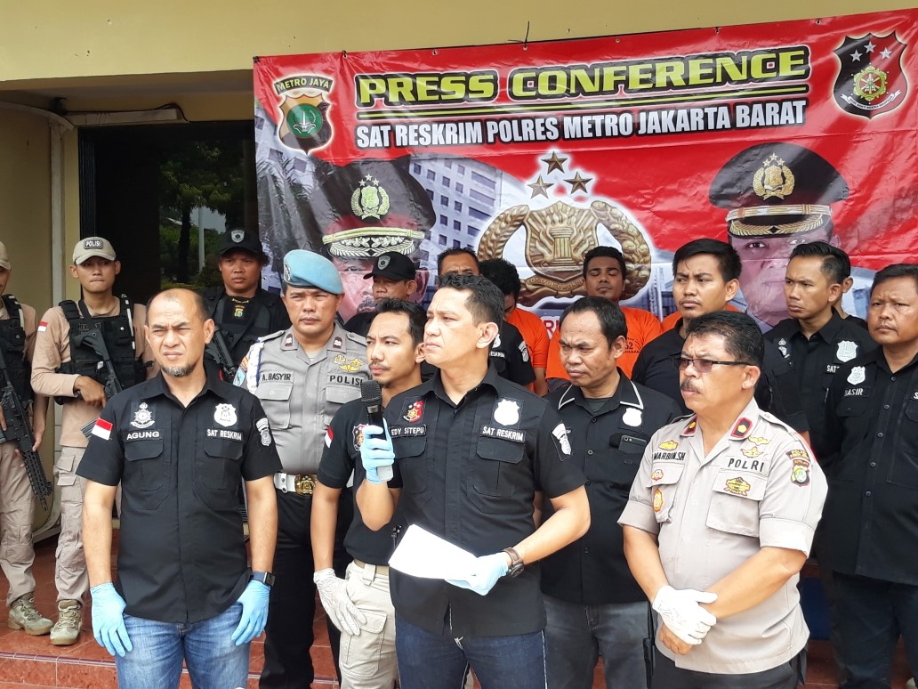 anggota-polres-jakarta-barat.jpg