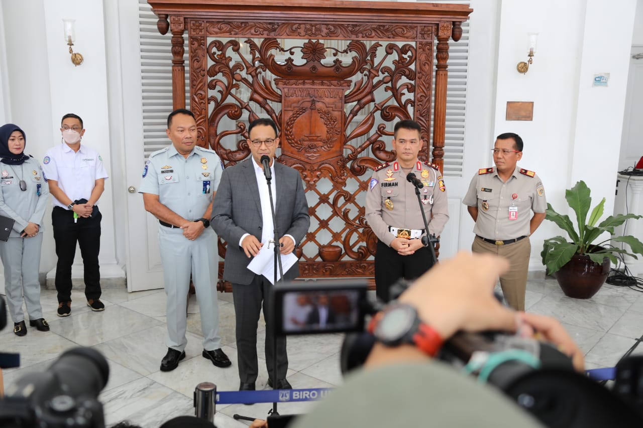 anies-baswedan-dan-irjen-pol-firman-santyabudi-soal-stnk-pasca-pergantian-nama-jalan.jpg