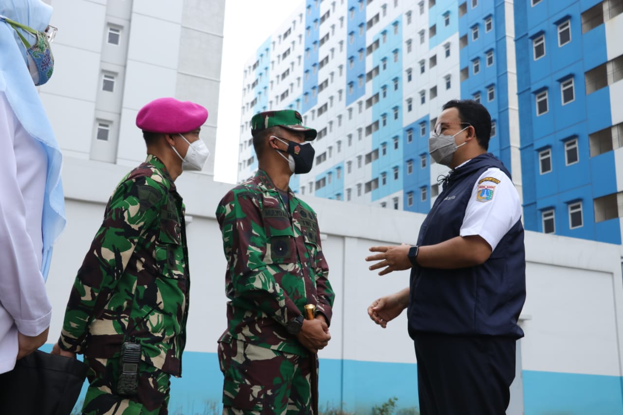 Bersama Pangdam Jaya, Anies Baswedan Datangi Rusun Nagrak Tempat Isolasi OTG Covid-19