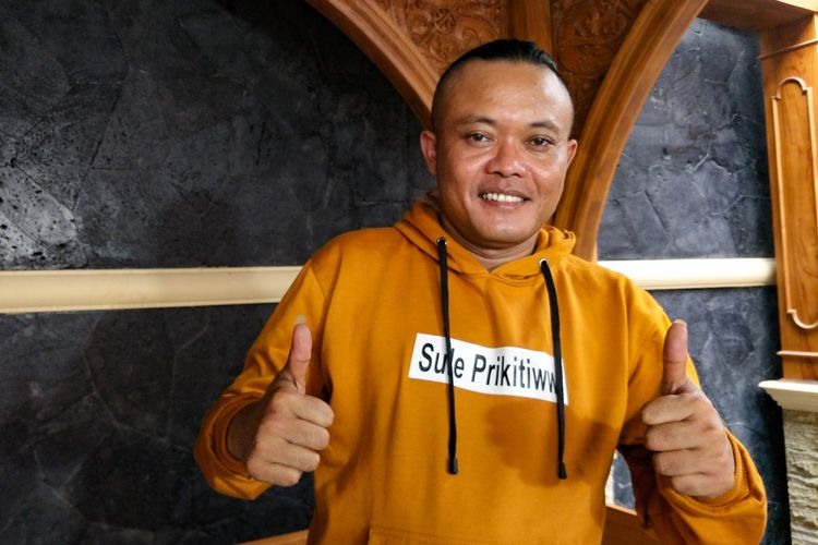 artis-komedi-entis-sutisna-saat-ditemui-di-kediaman-sule-di-kawasan-tambun-bekasi-jawa-barat.jpg