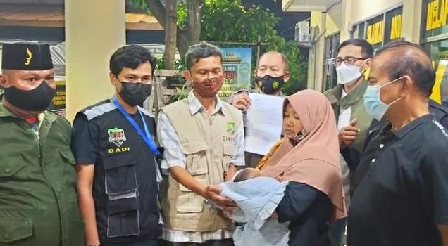 bayi-perempuan-ditemukan-terlantar-di-pabuaran-tumpeng.jpg