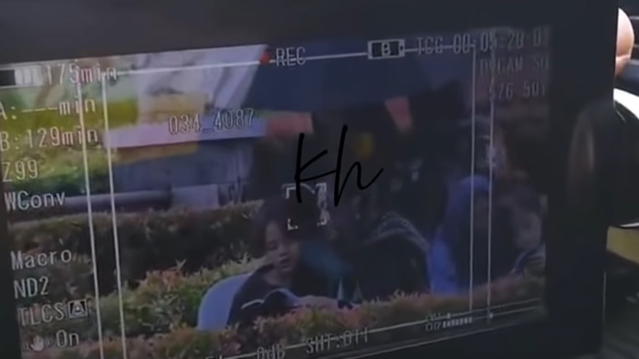 Tak Pernah Absen Ziarah ke Makam Ashraf Sinclair, BCL Bimbing Noah Baca Yasin