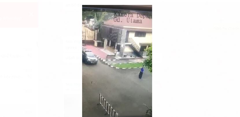 beredar-video-rekaman-cctv-di-mabes-polri-jakarta-selatan-pada-rabu-3132021.jpg