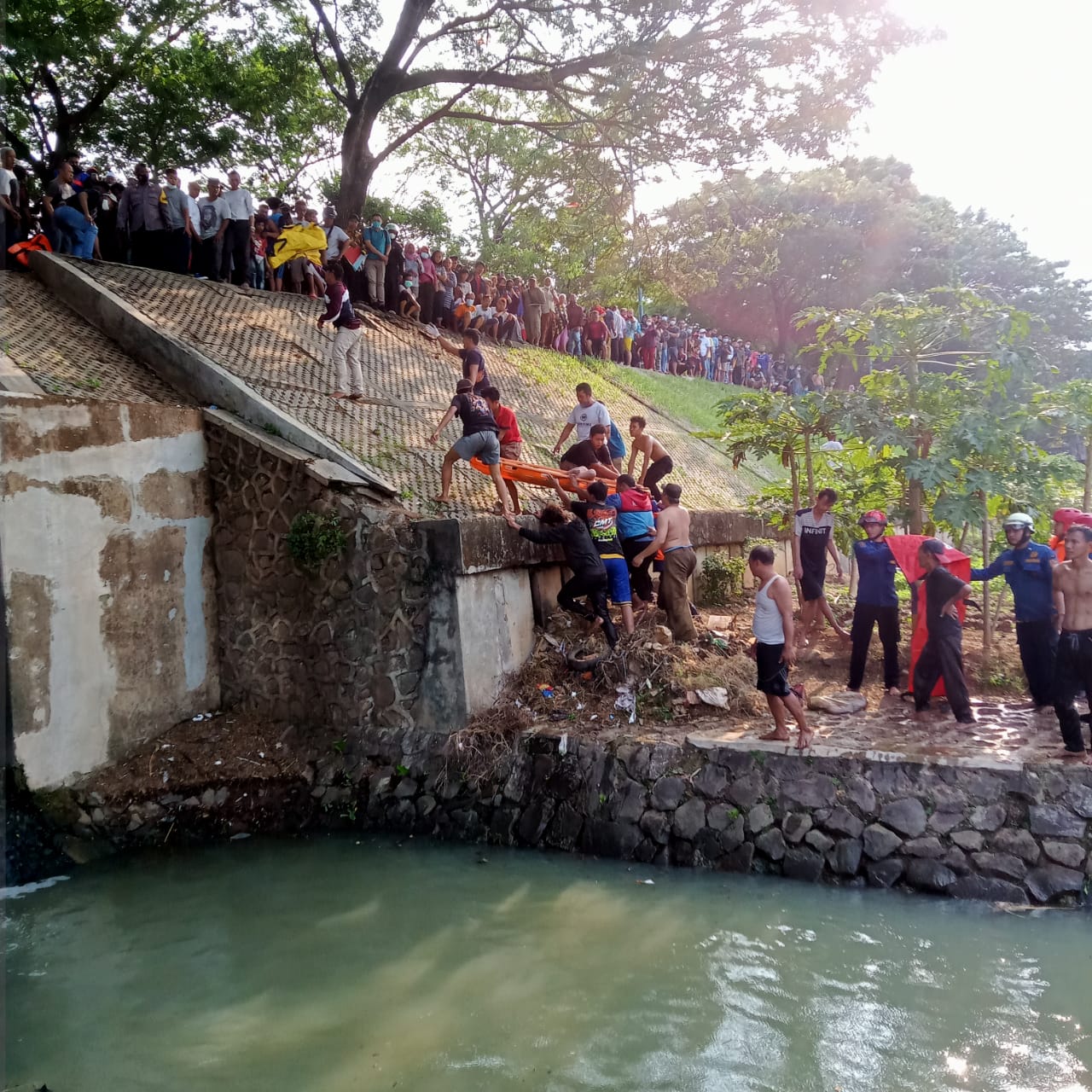 bocah-10-tahun-tenggelam-di-kbt-jakarta-timur.jpg