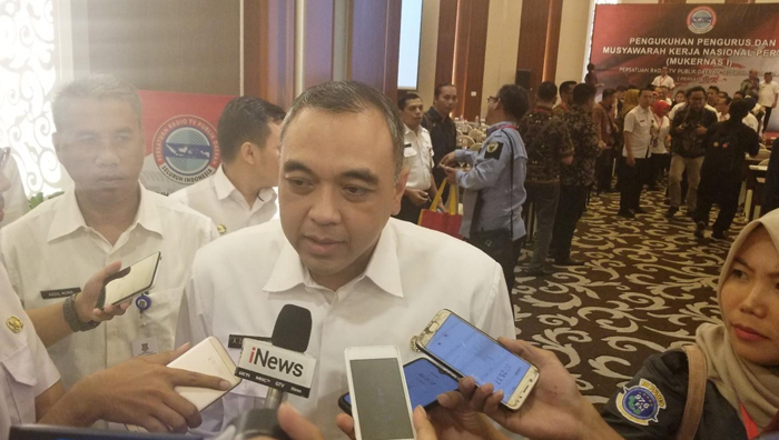 bupati-tangerang-ahmed-zaki-iskandar-saat-ditemui-di-hotel-atria-kelapa-dua.jpg