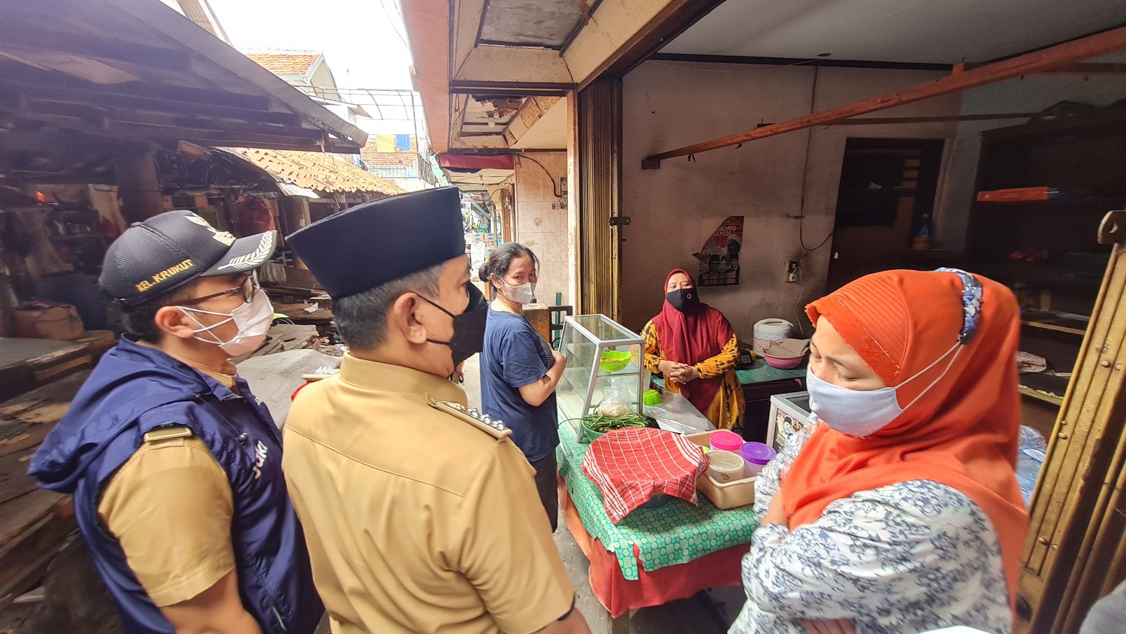 Banyak Pedagang di Pasar Krukut Pilih Ngumpet saat Petugas Lakukan Swab Massal