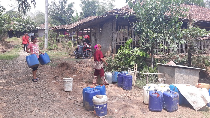 Mahalnya Biaya Pembuatan Sumur Bor Menambah Derita Kekeringan Warga Cibarusah