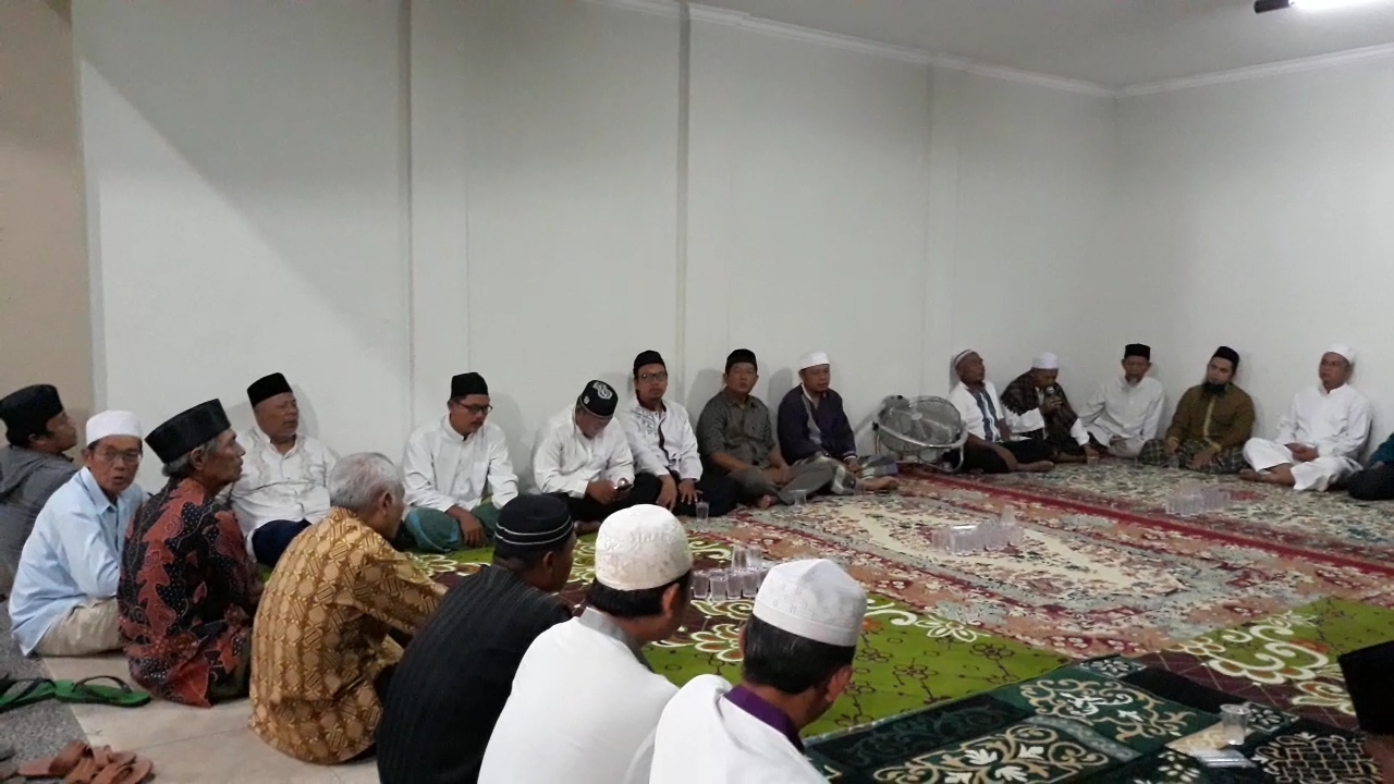 doa-bersama-di-kediaman-jaksa-dodi-di-jalan-haji-sidup_20181104_232601.jpg