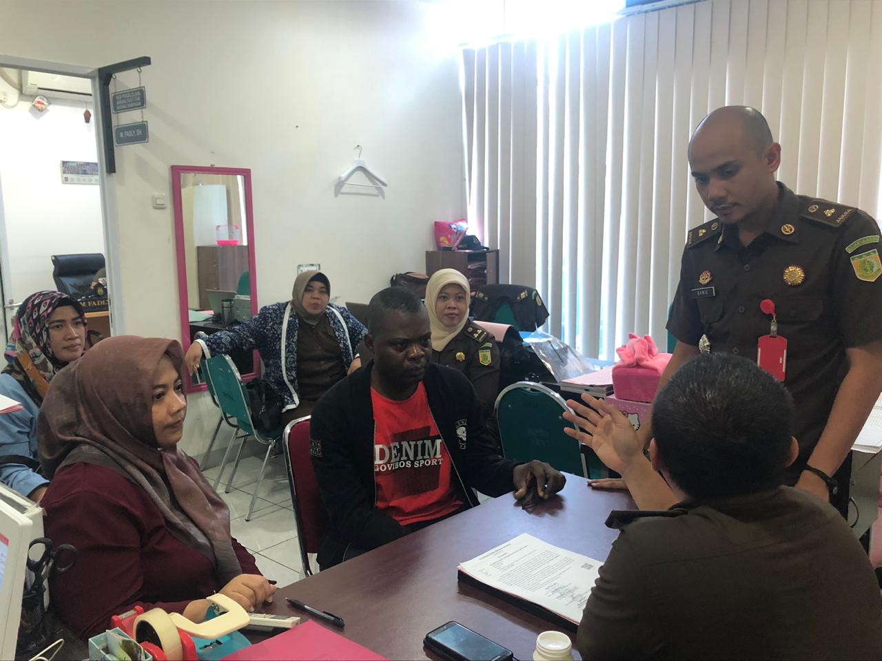 Kasus Kurir Narkoba Asal Nigeria yang Menelan 43 Kapsul Sabu Dilimpahkan Ke Kejari Tangsel