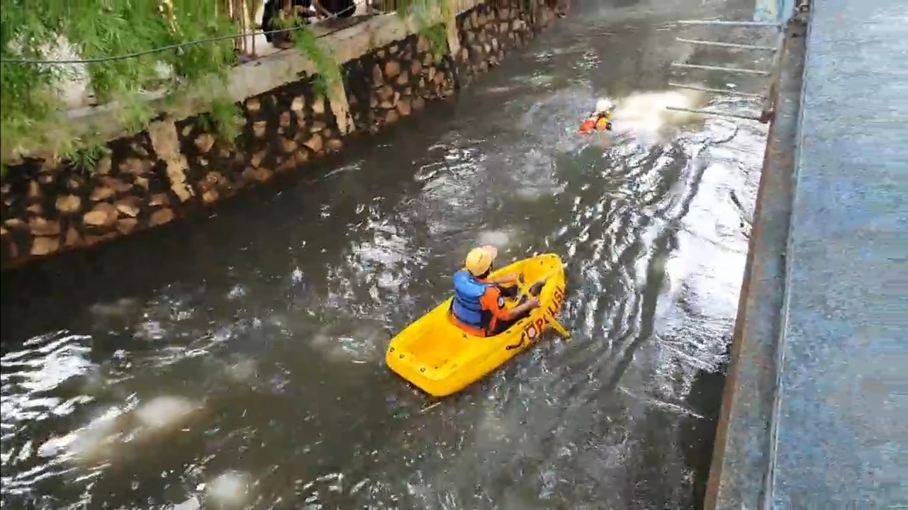 Jatuh dan Hilang Terseret Arus di Mampang Prapatan, Tim SAR Ungkap Kesulitan Pencarian Bocah 5 Tahun