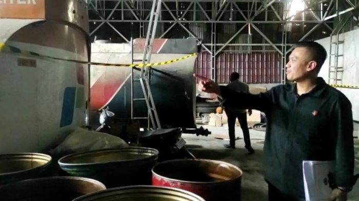 Didobrak, Polisi Geledah Gudang Solar Diduga Milik AKPB Achiruddin, Ada Jejeran Tong Berkarat