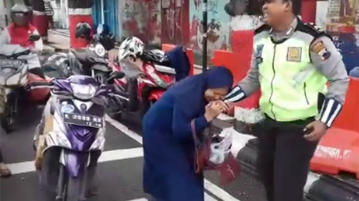 ibu-gigit-polisi_20180223_140104.jpg