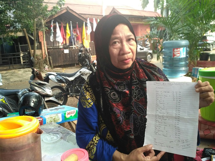 Penjual Kopi di Depan KPU Tangsel Mengeluh Dagangannya Tak Dibayar Pengurus Parpol