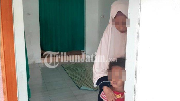 Suaminya Bekerja Sebagai Supir Panggilan, Ini Kesaksian Istri Terduga Teroris di Gresik