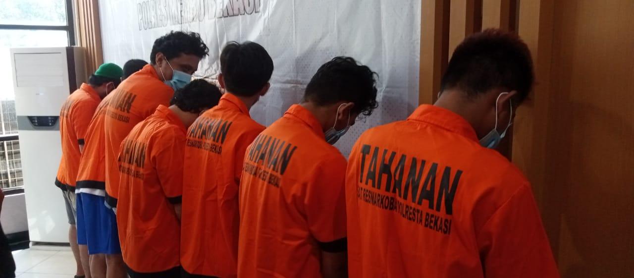 jaringan-pengedar-dan-produsen-narkoba-jenis-sinte-di-Mapolres-Metro-Bekasi.jpg