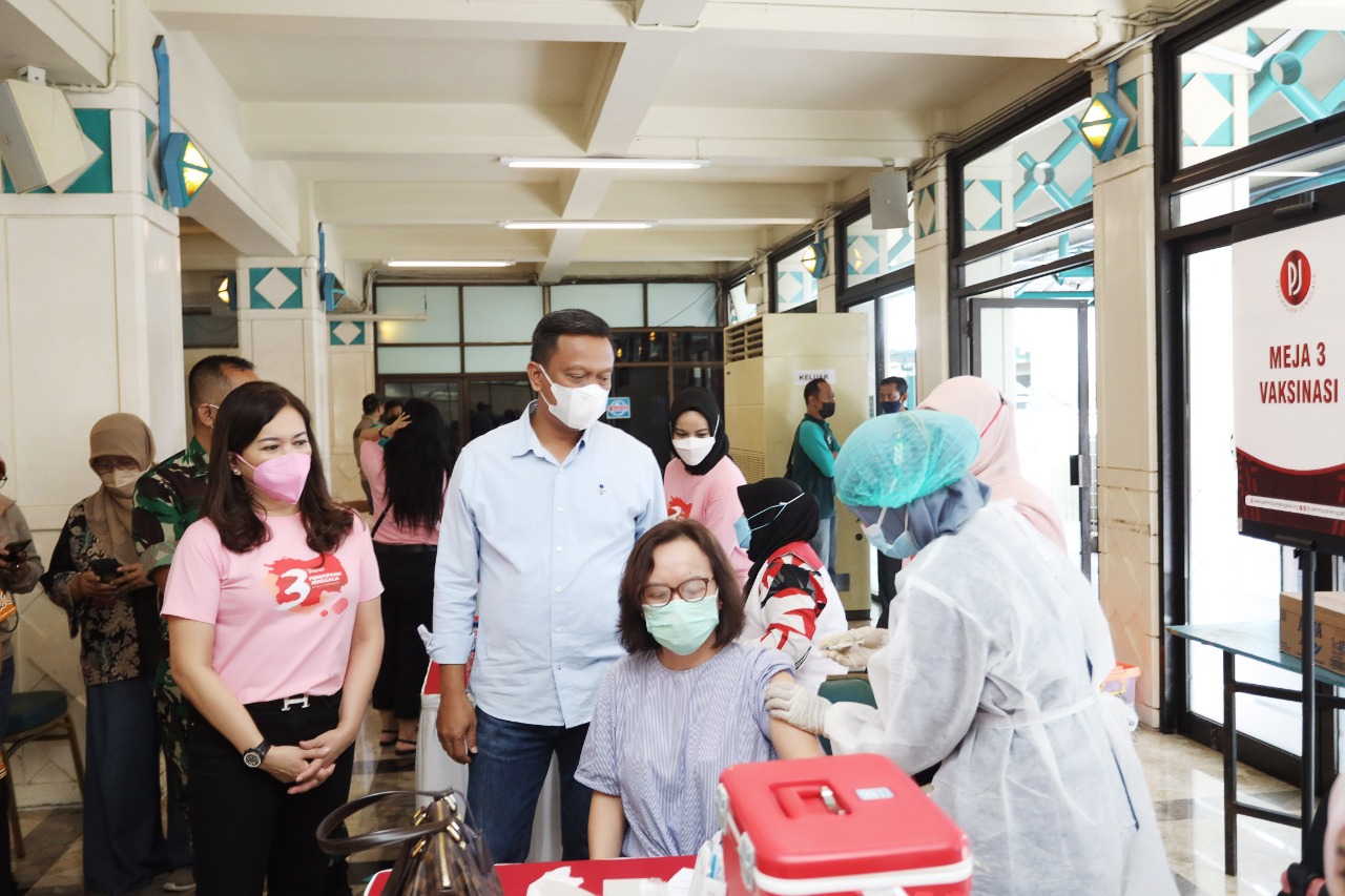 Gandeng Pemkot Jaksel, Perempuan Jenggala Gelar Vaksinasi Anak dan Booster di Pondok Indah