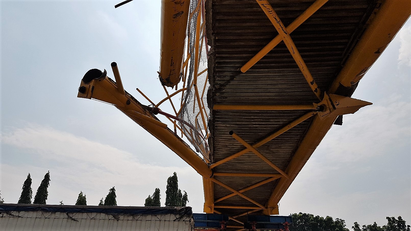 Truk Tabrak JPO di Jalan Tol JORR, Saksi Mata Sempat Kira Ada Bom