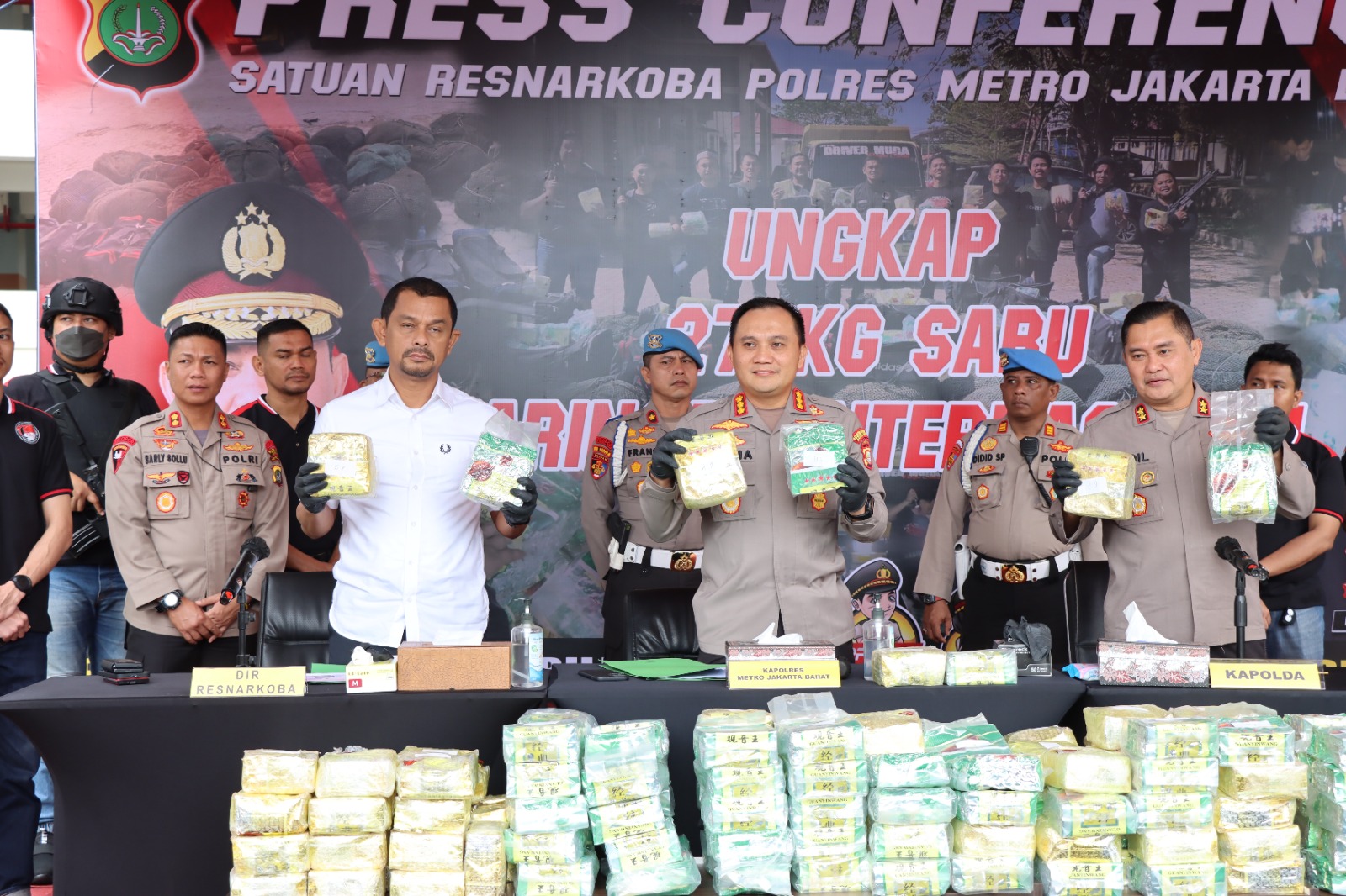 kapolda-metro-jaya-irjen-pol-m-fadil-imran-dan-kapolres-metro-jakarta-barat-kombes-pol-pasma-royce.jpg