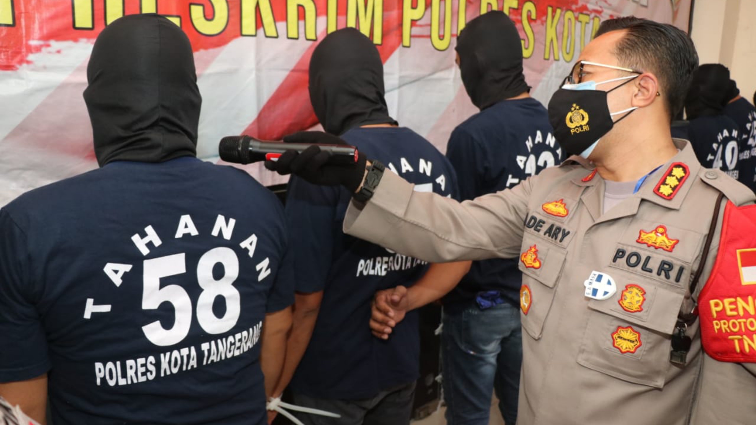 kapolresta-tangerang-kombes-pol-ade-ary-syam-indradi-terkait-9-tersangka-demo-anarkis.jpg
