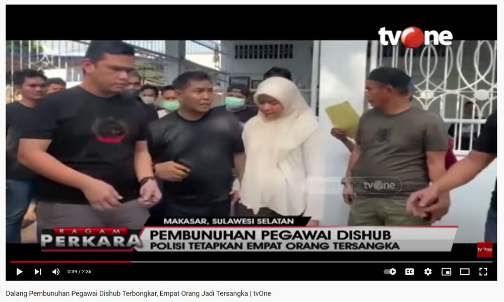 kasatpol-pp-makassar-m-iqbal-asnan-genggam-tangan-istrinya-ekayani.jpg