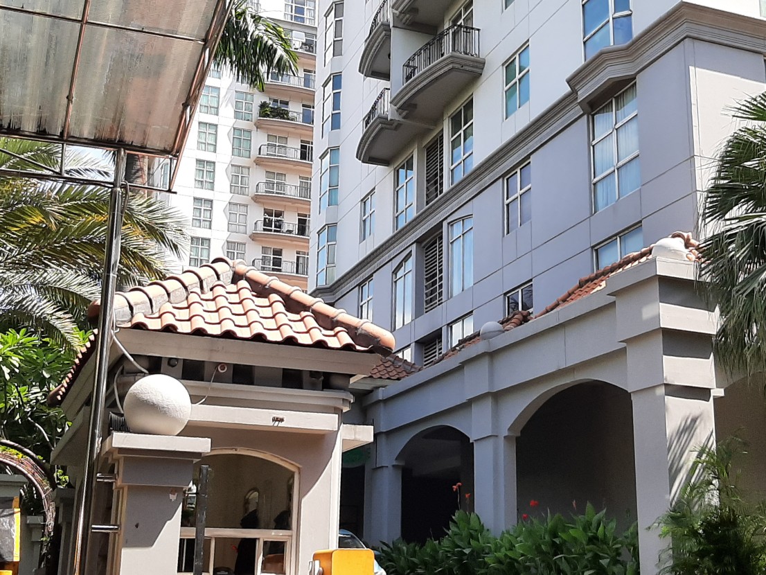 kebakaran-di-apartemen-ekeskutif-menteng.jpg