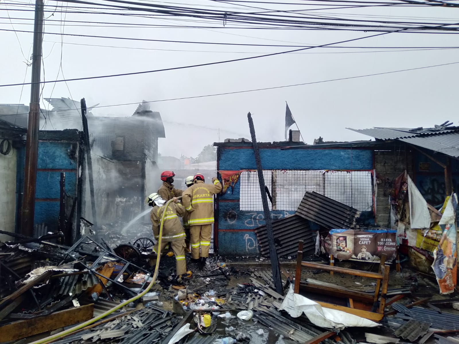 Rumah yang Dijadikan Kos-kosan dan Kios di Jalan Pintu II TMII Terbakar, Diduga Korsleting Listrik