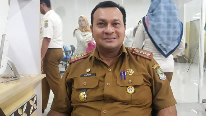 kepala-dpmptsp-lintong-ambarita-saat-dijumpai-di-btc-mall-bekasi-senin-292019.jpg