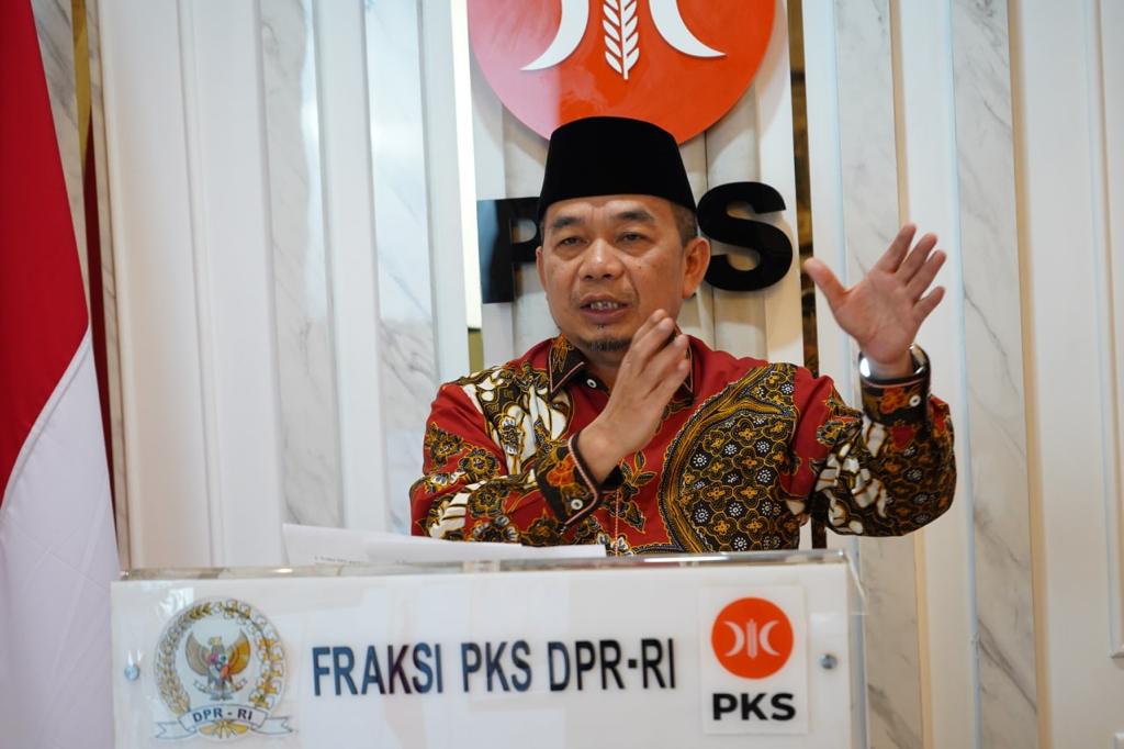 ketua-fraksi-pks-dpr-jazuli-juwaini-8a.jpg