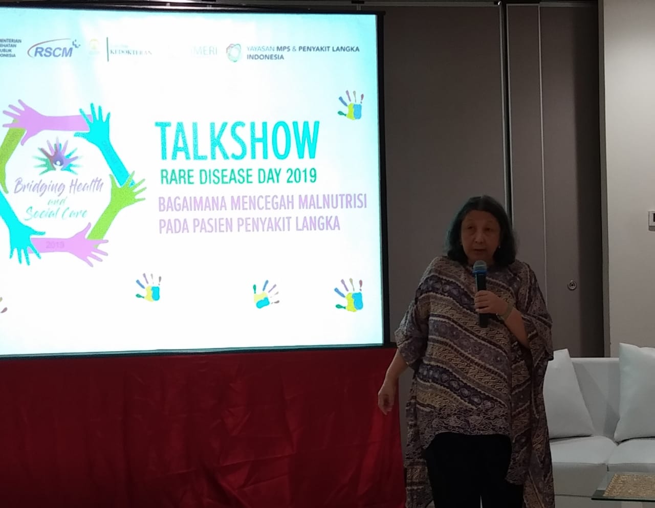 ketua-pusat-pelayanan-penyakit-langka-rscm-dr-dr-damayanti-rusli-sjarif-spak.jpg
