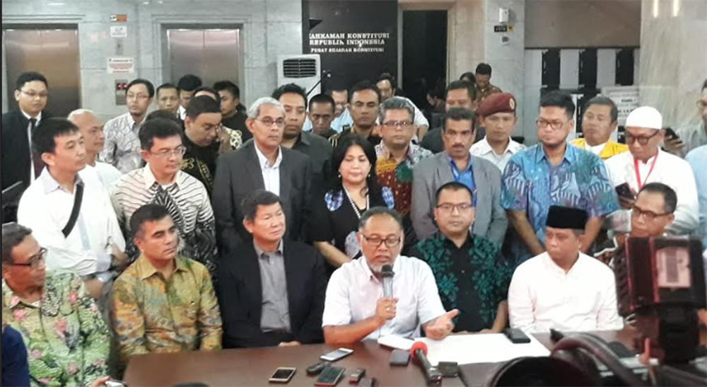 ketua-tim-hukum-bpn-prabowo-dan-sandi-bambang-widjojanto-di-mk.jpg