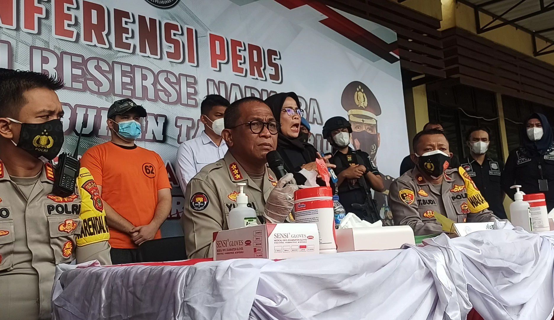 konferensi-pers-penangkapan-penyanyi-dangdut-muhammad-ridho-rhoma.jpg