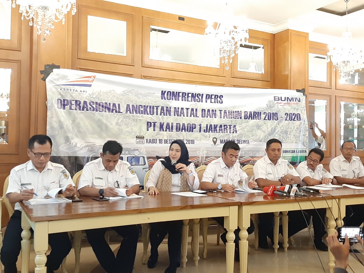 konferensi-pers-yang-diadakan-pt-kai-daop-1.jpg