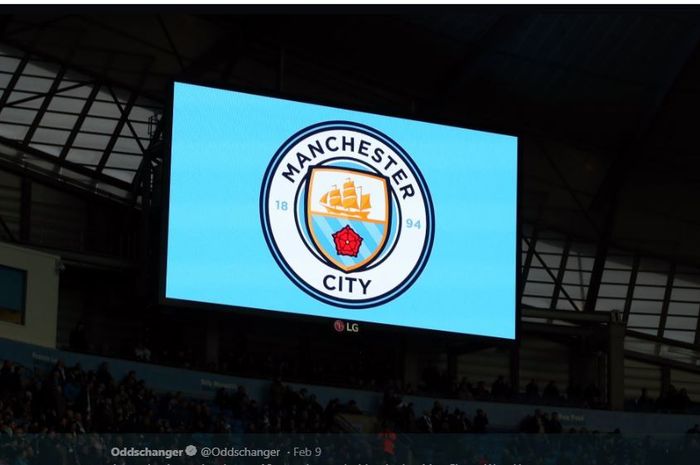 logo-manchester-city-terpampang-di-layar-stadion.jpg